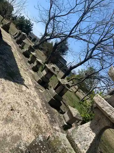 横浜神社の塔