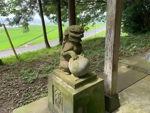 根方神社の狛犬