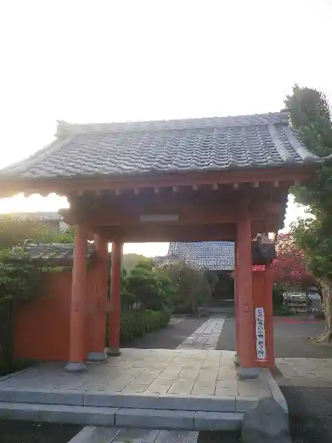 本興寺の山門・神門