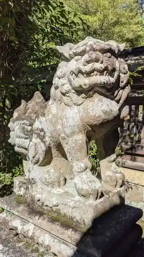 山津照神社の狛犬