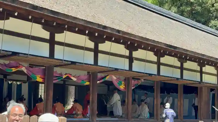 賀茂別雷神社(上賀茂神社)の{uncategorized: "未分類", other: "その他", undefined: "問題あり", building: "その他建物", grave: "お墓", sacred_gate: "鳥居", guardian: "狛犬", statue: "像", buddha: "仏像", history: "歴史", nature: "自然", garden: "庭園", animal: "動物", pagoda: "塔", temizu: "手水舎", mountain_gate: "山門・神門", sanctuary: "本殿・本堂", subordinate: "末社・摂社", art: "芸術", scenery: "景色", jizo: "地蔵", ema: "絵馬", goshuin: "御朱印", omikuji: "おみくじ", items: "授与品その他", amulet: "お守り", goshuincho: "御朱印帳", eats: "食事", festival: "お祭り", votive_dance: "神楽", shichigosan: "七五三参", wedding: "結婚式", experience: "体験その他", initially: "初詣", around: "周辺", anti_infection: "感染症対策"}