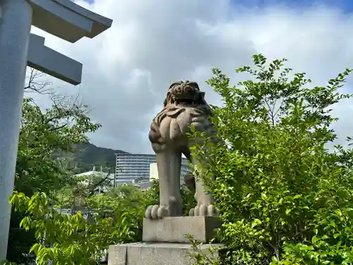 兵庫縣神戸護國神社の狛犬