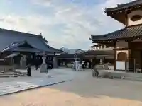 大願寺の{uncategorized: "未分類", other: "その他", undefined: "問題あり", building: "その他建物", grave: "お墓", sacred_gate: "鳥居", guardian: "狛犬", statue: "像", buddha: "仏像", history: "歴史", nature: "自然", garden: "庭園", animal: "動物", pagoda: "塔", temizu: "手水舎", mountain_gate: "山門・神門", sanctuary: "本殿・本堂", subordinate: "末社・摂社", art: "芸術", scenery: "景色", jizo: "地蔵", ema: "絵馬", goshuin: "御朱印", omikuji: "おみくじ", items: "授与品その他", amulet: "お守り", goshuincho: "御朱印帳", eats: "食事", festival: "お祭り", votive_dance: "神楽", shichigosan: "七五三参", wedding: "結婚式", experience: "体験その他", initially: "初詣", around: "周辺", anti_infection: "感染症対策"}