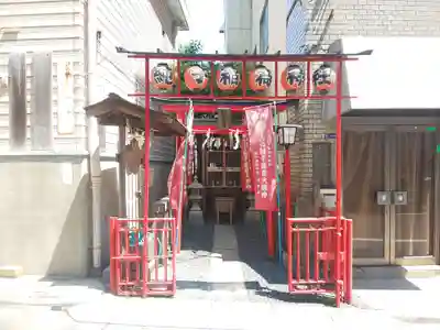 純子稲荷神社の鳥居