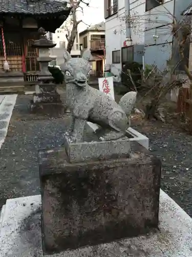 稲荷神社の狛犬