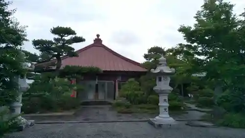 蓮朝寺の本殿