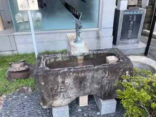 延命寺（逗子大師延命寺）の手水舎