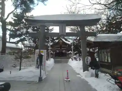 彌彦神社　(伊夜日子神社)の鳥居