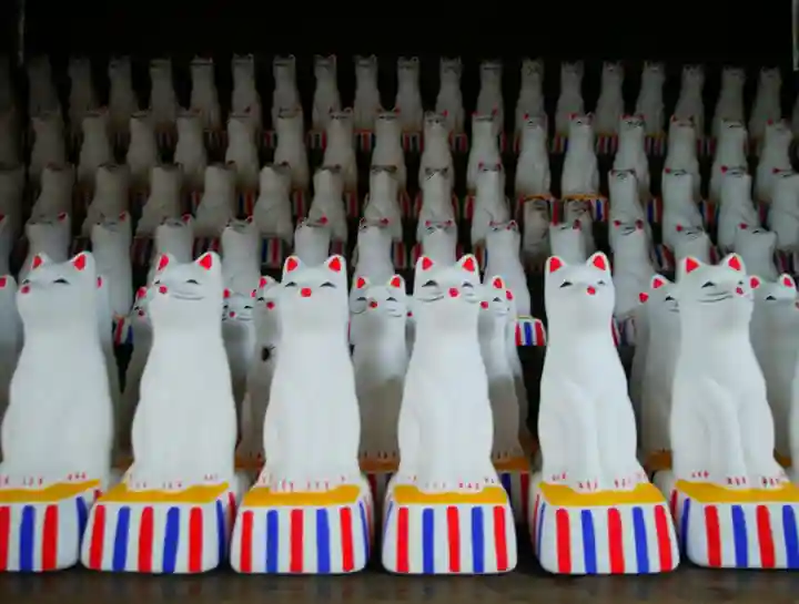 被官稲荷神社の授与品その他