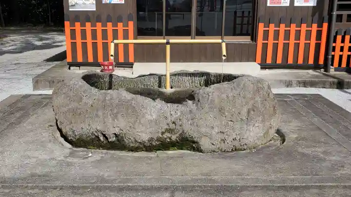嘯吹八幡神社の手水舎