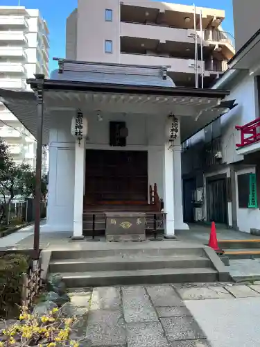 妻戀神社の{uncategorized: "未分類", other: "その他", undefined: "問題あり", building: "その他建物", grave: "お墓", sacred_gate: "鳥居", guardian: "狛犬", statue: "像", buddha: "仏像", history: "歴史", nature: "自然", garden: "庭園", animal: "動物", pagoda: "塔", temizu: "手水舎", mountain_gate: "山門・神門", sanctuary: "本殿・本堂", subordinate: "末社・摂社", art: "芸術", scenery: "景色", jizo: "地蔵", ema: "絵馬", goshuin: "御朱印", omikuji: "おみくじ", items: "授与品その他", amulet: "お守り", goshuincho: "御朱印帳", eats: "食事", festival: "お祭り", votive_dance: "神楽", shichigosan: "七五三参", wedding: "結婚式", experience: "体験その他", initially: "初詣", around: "周辺", anti_infection: "感染症対策"}