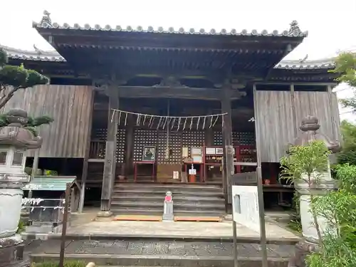 石薬師寺の本殿・本堂