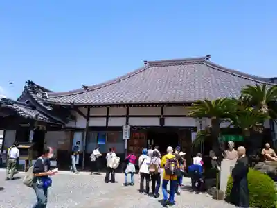 来応寺の本殿・本堂