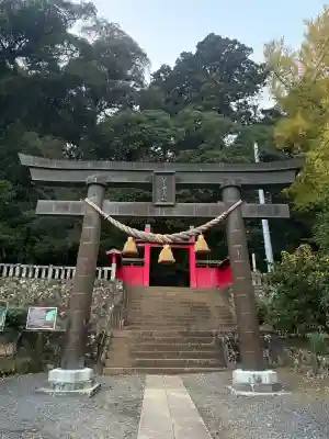 八幡宮來宮神社の{uncategorized: "未分類", other: "その他", undefined: "問題あり", building: "その他建物", grave: "お墓", sacred_gate: "鳥居", guardian: "狛犬", statue: "像", buddha: "仏像", history: "歴史", nature: "自然", garden: "庭園", animal: "動物", pagoda: "塔", temizu: "手水舎", mountain_gate: "山門・神門", sanctuary: "本殿・本堂", subordinate: "末社・摂社", art: "芸術", scenery: "景色", jizo: "地蔵", ema: "絵馬", goshuin: "御朱印", omikuji: "おみくじ", items: "授与品その他", amulet: "お守り", goshuincho: "御朱印帳", eats: "食事", festival: "お祭り", votive_dance: "神楽", shichigosan: "七五三参", wedding: "結婚式", experience: "体験その他", initially: "初詣", around: "周辺", anti_infection: "感染症対策"}