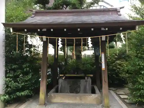 太田姫稲荷神社の手水舎