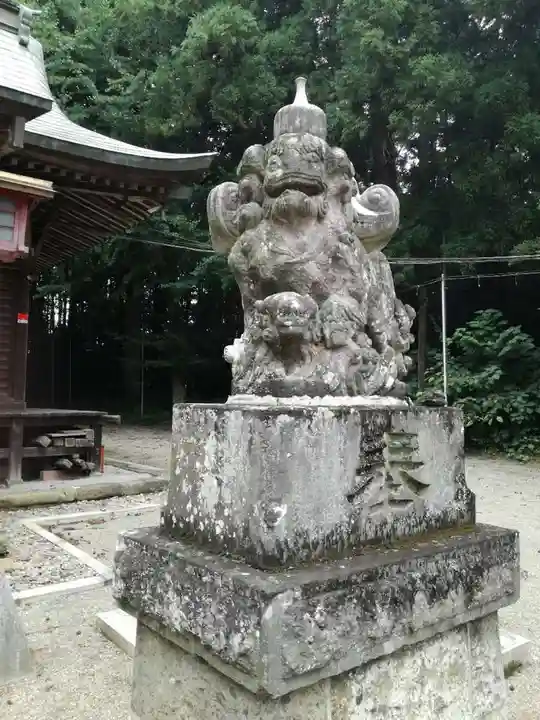 安房神社の狛犬