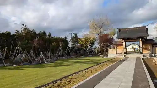 崇賢寺の庭園