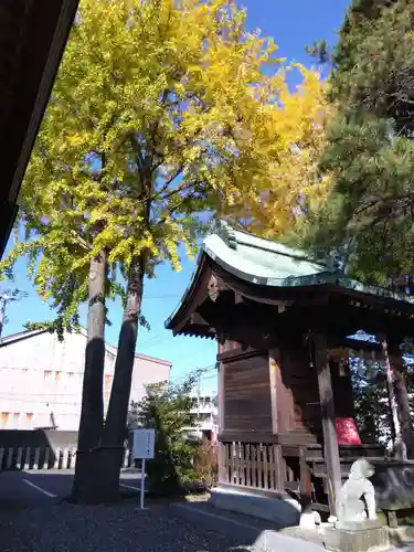 杉杜白髭神社の末社