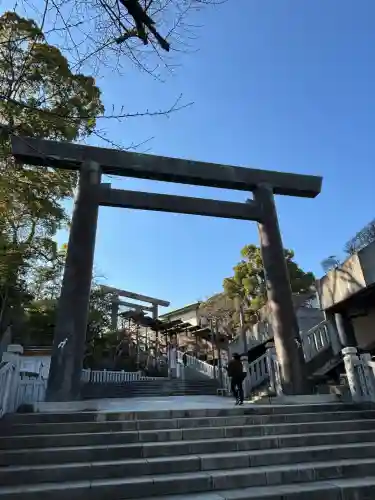 伊勢山皇大神宮の{uncategorized: "未分類", other: "その他", undefined: "問題あり", building: "その他建物", grave: "お墓", sacred_gate: "鳥居", guardian: "狛犬", statue: "像", buddha: "仏像", history: "歴史", nature: "自然", garden: "庭園", animal: "動物", pagoda: "塔", temizu: "手水舎", mountain_gate: "山門・神門", sanctuary: "本殿・本堂", subordinate: "末社・摂社", art: "芸術", scenery: "景色", jizo: "地蔵", ema: "絵馬", goshuin: "御朱印", omikuji: "おみくじ", items: "授与品その他", amulet: "お守り", goshuincho: "御朱印帳", eats: "食事", festival: "お祭り", votive_dance: "神楽", shichigosan: "七五三参", wedding: "結婚式", experience: "体験その他", initially: "初詣", around: "周辺", anti_infection: "感染症対策"}