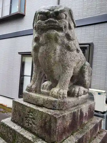 白山社の狛犬