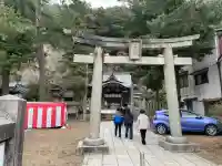 四所神社の{uncategorized: "未分類", other: "その他", undefined: "問題あり", building: "その他建物", grave: "お墓", sacred_gate: "鳥居", guardian: "狛犬", statue: "像", buddha: "仏像", history: "歴史", nature: "自然", garden: "庭園", animal: "動物", pagoda: "塔", temizu: "手水舎", mountain_gate: "山門・神門", sanctuary: "本殿・本堂", subordinate: "末社・摂社", art: "芸術", scenery: "景色", jizo: "地蔵", ema: "絵馬", goshuin: "御朱印", omikuji: "おみくじ", items: "授与品その他", amulet: "お守り", goshuincho: "御朱印帳", eats: "食事", festival: "お祭り", votive_dance: "神楽", shichigosan: "七五三参", wedding: "結婚式", experience: "体験その他", initially: "初詣", around: "周辺", anti_infection: "感染症対策"}
