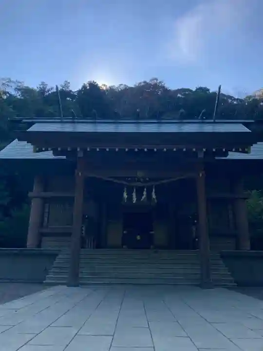 安房神社の{uncategorized: "未分類", other: "その他", undefined: "問題あり", building: "その他建物", grave: "お墓", sacred_gate: "鳥居", guardian: "狛犬", statue: "像", buddha: "仏像", history: "歴史", nature: "自然", garden: "庭園", animal: "動物", pagoda: "塔", temizu: "手水舎", mountain_gate: "山門・神門", sanctuary: "本殿・本堂", subordinate: "末社・摂社", art: "芸術", scenery: "景色", jizo: "地蔵", ema: "絵馬", goshuin: "御朱印", omikuji: "おみくじ", items: "授与品その他", amulet: "お守り", goshuincho: "御朱印帳", eats: "食事", festival: "お祭り", votive_dance: "神楽", shichigosan: "七五三参", wedding: "結婚式", experience: "体験その他", initially: "初詣", around: "周辺", anti_infection: "感染症対策"}