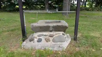 屈足神社の手水舎