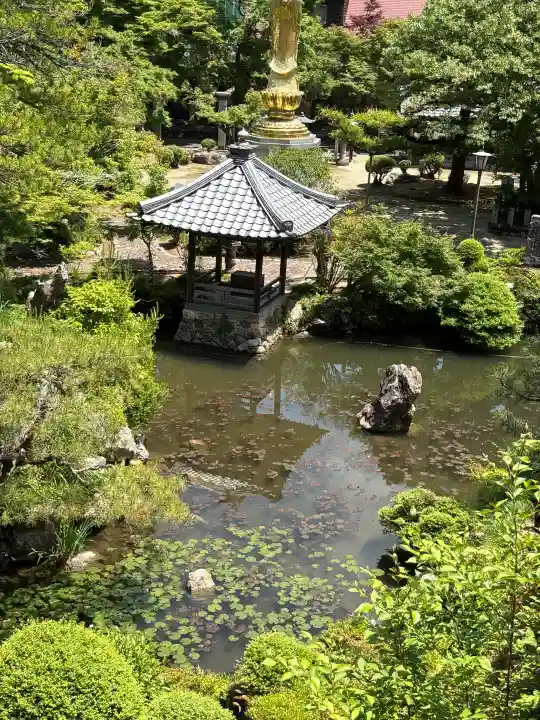 法華寺の{uncategorized: "未分類", other: "その他", undefined: "問題あり", building: "その他建物", grave: "お墓", sacred_gate: "鳥居", guardian: "狛犬", statue: "像", buddha: "仏像", history: "歴史", nature: "自然", garden: "庭園", animal: "動物", pagoda: "塔", temizu: "手水舎", mountain_gate: "山門・神門", sanctuary: "本殿・本堂", subordinate: "末社・摂社", art: "芸術", scenery: "景色", jizo: "地蔵", ema: "絵馬", goshuin: "御朱印", omikuji: "おみくじ", items: "授与品その他", amulet: "お守り", goshuincho: "御朱印帳", eats: "食事", festival: "お祭り", votive_dance: "神楽", shichigosan: "七五三参", wedding: "結婚式", experience: "体験その他", initially: "初詣", around: "周辺", anti_infection: "感染症対策"}