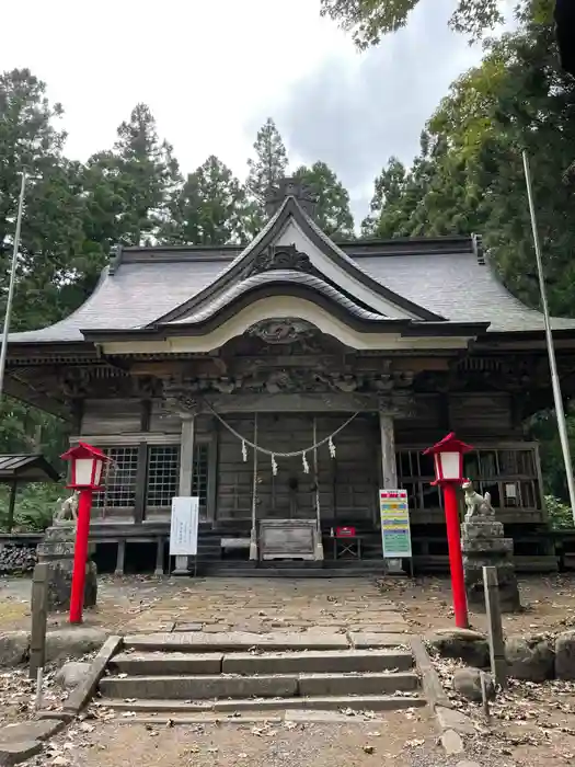 岡谷稲荷神社の本殿