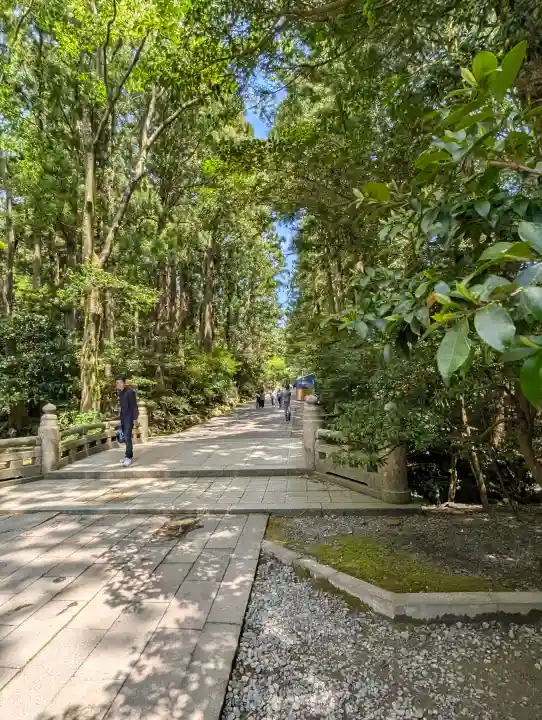 彌彦神社の{uncategorized: "未分類", other: "その他", undefined: "問題あり", building: "その他建物", grave: "お墓", sacred_gate: "鳥居", guardian: "狛犬", statue: "像", buddha: "仏像", history: "歴史", nature: "自然", garden: "庭園", animal: "動物", pagoda: "塔", temizu: "手水舎", mountain_gate: "山門・神門", sanctuary: "本殿・本堂", subordinate: "末社・摂社", art: "芸術", scenery: "景色", jizo: "地蔵", ema: "絵馬", goshuin: "御朱印", omikuji: "おみくじ", items: "授与品その他", amulet: "お守り", goshuincho: "御朱印帳", eats: "食事", festival: "お祭り", votive_dance: "神楽", shichigosan: "七五三参", wedding: "結婚式", experience: "体験その他", initially: "初詣", around: "周辺", anti_infection: "感染症対策"}