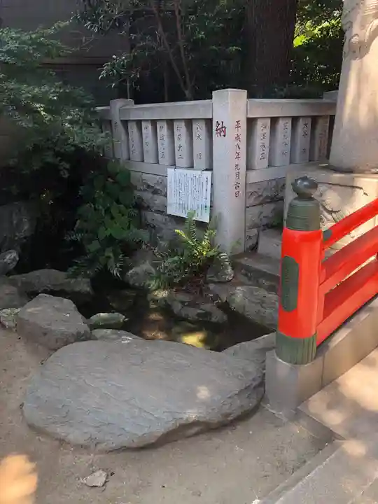 馬橋稲荷神社の庭園