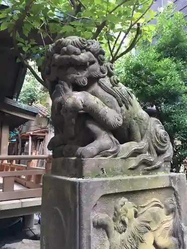 稲荷鬼王神社の狛犬