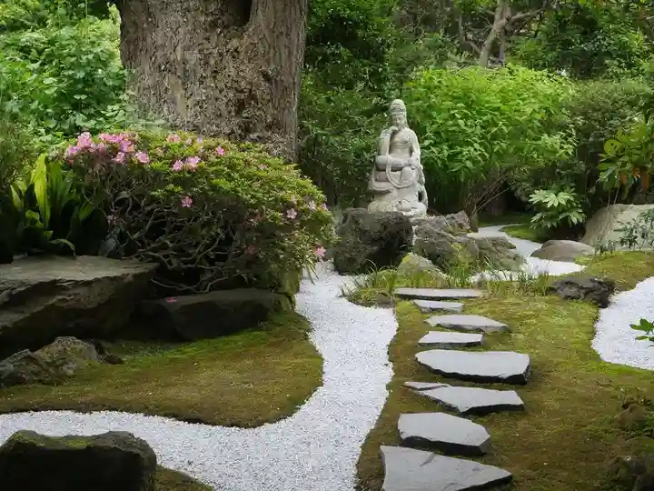 報国寺の庭園