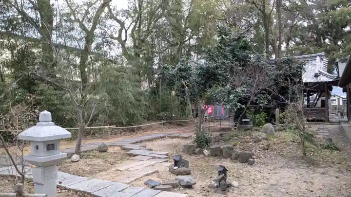 高忍日賣神社の庭園