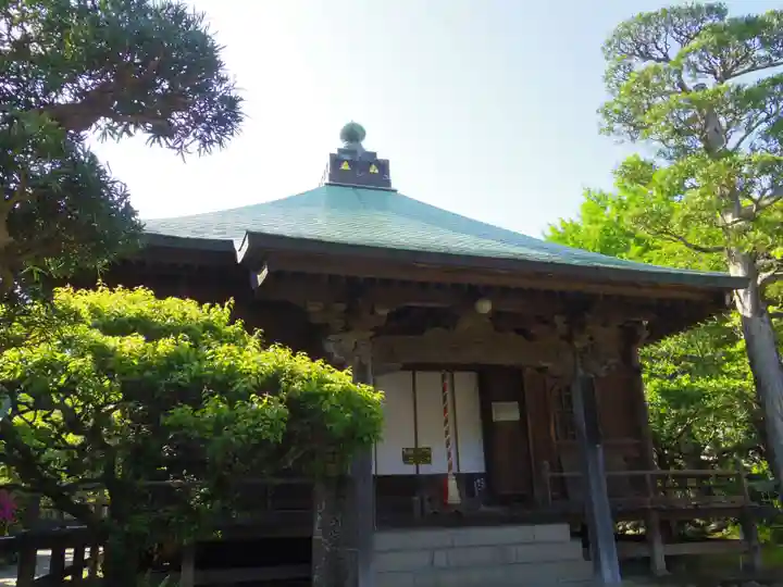 極楽寺(霊鷲山感應院極楽律寺)の本殿・本堂