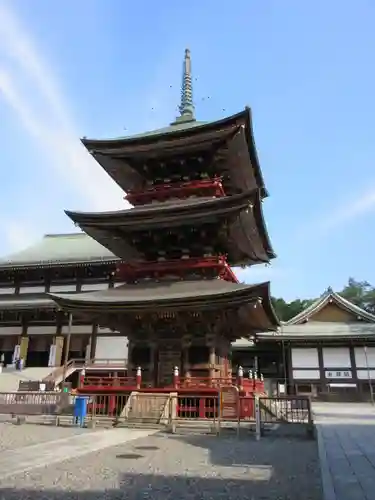 成田山新勝寺の塔