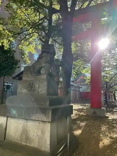 花園神社の狛犬