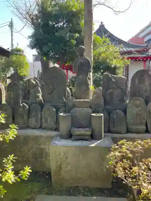 願行寺の{uncategorized: "未分類", other: "その他", undefined: "問題あり", building: "その他建物", grave: "お墓", sacred_gate: "鳥居", guardian: "狛犬", statue: "像", buddha: "仏像", history: "歴史", nature: "自然", garden: "庭園", animal: "動物", pagoda: "塔", temizu: "手水舎", mountain_gate: "山門・神門", sanctuary: "本殿・本堂", subordinate: "末社・摂社", art: "芸術", scenery: "景色", jizo: "地蔵", ema: "絵馬", goshuin: "御朱印", omikuji: "おみくじ", items: "授与品その他", amulet: "お守り", goshuincho: "御朱印帳", eats: "食事", festival: "お祭り", votive_dance: "神楽", shichigosan: "七五三参", wedding: "結婚式", experience: "体験その他", initially: "初詣", around: "周辺", anti_infection: "感染症対策"}