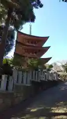 布施弁天 東海寺の塔