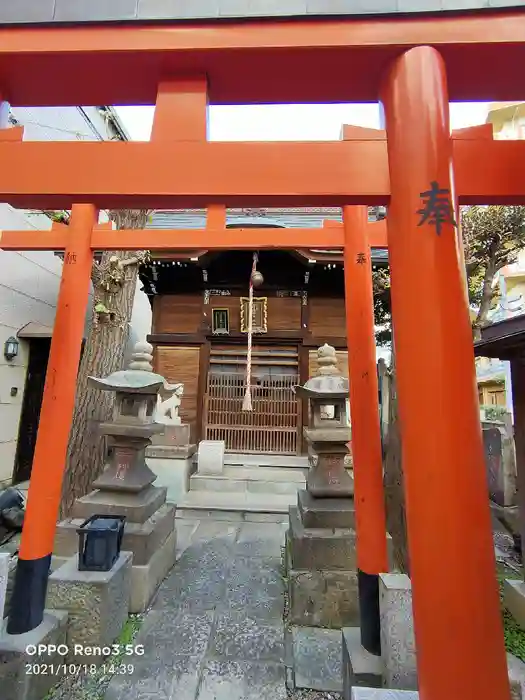 寳珠稲荷神社の本殿