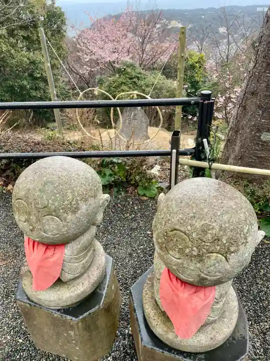 愛染明王堂の{uncategorized: "未分類", other: "その他", undefined: "問題あり", building: "その他建物", grave: "お墓", sacred_gate: "鳥居", guardian: "狛犬", statue: "像", buddha: "仏像", history: "歴史", nature: "自然", garden: "庭園", animal: "動物", pagoda: "塔", temizu: "手水舎", mountain_gate: "山門・神門", sanctuary: "本殿・本堂", subordinate: "末社・摂社", art: "芸術", scenery: "景色", jizo: "地蔵", ema: "絵馬", goshuin: "御朱印", omikuji: "おみくじ", items: "授与品その他", amulet: "お守り", goshuincho: "御朱印帳", eats: "食事", festival: "お祭り", votive_dance: "神楽", shichigosan: "七五三参", wedding: "結婚式", experience: "体験その他", initially: "初詣", around: "周辺", anti_infection: "感染症対策"}