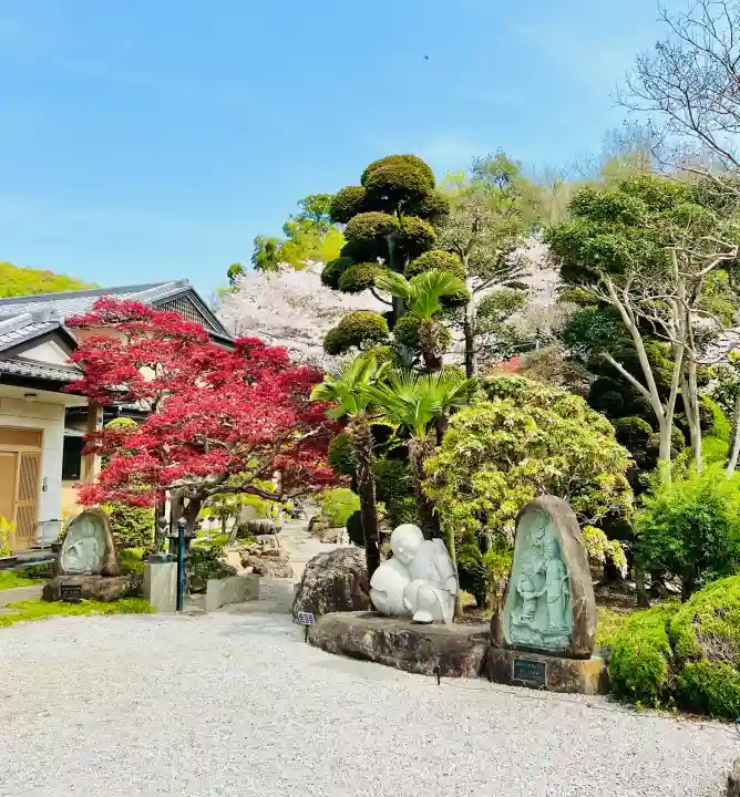 清雲寺の{uncategorized: "未分類", other: "その他", undefined: "問題あり", building: "その他建物", grave: "お墓", sacred_gate: "鳥居", guardian: "狛犬", statue: "像", buddha: "仏像", history: "歴史", nature: "自然", garden: "庭園", animal: "動物", pagoda: "塔", temizu: "手水舎", mountain_gate: "山門・神門", sanctuary: "本殿・本堂", subordinate: "末社・摂社", art: "芸術", scenery: "景色", jizo: "地蔵", ema: "絵馬", goshuin: "御朱印", omikuji: "おみくじ", items: "授与品その他", amulet: "お守り", goshuincho: "御朱印帳", eats: "食事", festival: "お祭り", votive_dance: "神楽", shichigosan: "七五三参", wedding: "結婚式", experience: "体験その他", initially: "初詣", around: "周辺", anti_infection: "感染症対策"}