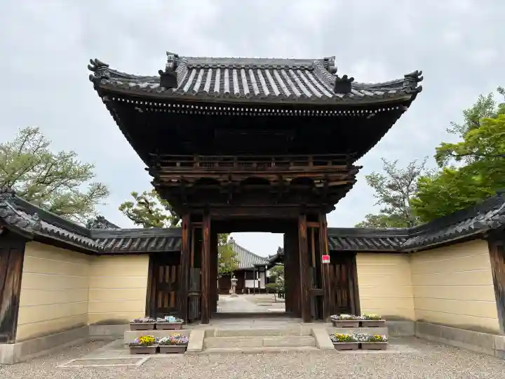 道明寺の{uncategorized: "未分類", other: "その他", undefined: "問題あり", building: "その他建物", grave: "お墓", sacred_gate: "鳥居", guardian: "狛犬", statue: "像", buddha: "仏像", history: "歴史", nature: "自然", garden: "庭園", animal: "動物", pagoda: "塔", temizu: "手水舎", mountain_gate: "山門・神門", sanctuary: "本殿・本堂", subordinate: "末社・摂社", art: "芸術", scenery: "景色", jizo: "地蔵", ema: "絵馬", goshuin: "御朱印", omikuji: "おみくじ", items: "授与品その他", amulet: "お守り", goshuincho: "御朱印帳", eats: "食事", festival: "お祭り", votive_dance: "神楽", shichigosan: "七五三参", wedding: "結婚式", experience: "体験その他", initially: "初詣", around: "周辺", anti_infection: "感染症対策"}