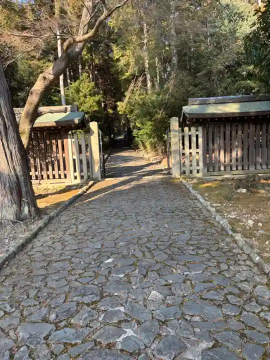 天智天皇陵(山科陵)(京都府)