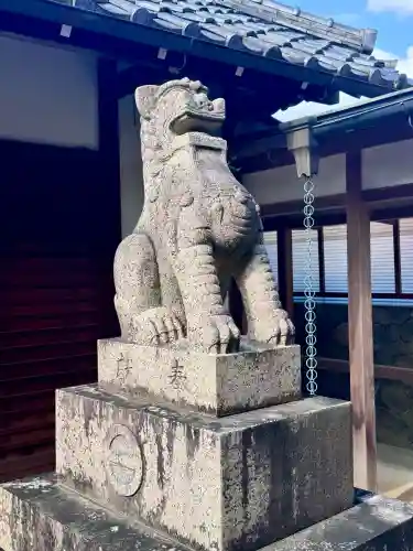 車折神社の{uncategorized: "未分類", other: "その他", undefined: "問題あり", building: "その他建物", grave: "お墓", sacred_gate: "鳥居", guardian: "狛犬", statue: "像", buddha: "仏像", history: "歴史", nature: "自然", garden: "庭園", animal: "動物", pagoda: "塔", temizu: "手水舎", mountain_gate: "山門・神門", sanctuary: "本殿・本堂", subordinate: "末社・摂社", art: "芸術", scenery: "景色", jizo: "地蔵", ema: "絵馬", goshuin: "御朱印", omikuji: "おみくじ", items: "授与品その他", amulet: "お守り", goshuincho: "御朱印帳", eats: "食事", festival: "お祭り", votive_dance: "神楽", shichigosan: "七五三参", wedding: "結婚式", experience: "体験その他", initially: "初詣", around: "周辺", anti_infection: "感染症対策"}