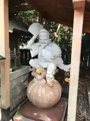 大鳥神社の像