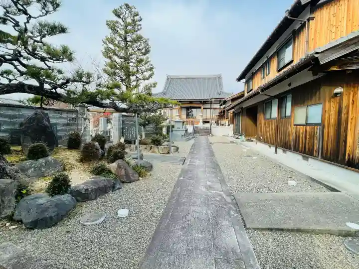 真福寺の{uncategorized: "未分類", other: "その他", undefined: "問題あり", building: "その他建物", grave: "お墓", sacred_gate: "鳥居", guardian: "狛犬", statue: "像", buddha: "仏像", history: "歴史", nature: "自然", garden: "庭園", animal: "動物", pagoda: "塔", temizu: "手水舎", mountain_gate: "山門・神門", sanctuary: "本殿・本堂", subordinate: "末社・摂社", art: "芸術", scenery: "景色", jizo: "地蔵", ema: "絵馬", goshuin: "御朱印", omikuji: "おみくじ", items: "授与品その他", amulet: "お守り", goshuincho: "御朱印帳", eats: "食事", festival: "お祭り", votive_dance: "神楽", shichigosan: "七五三参", wedding: "結婚式", experience: "体験その他", initially: "初詣", around: "周辺", anti_infection: "感染症対策"}