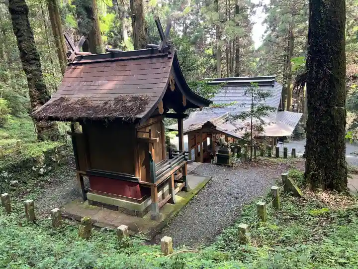 上色見熊野座神社の{uncategorized: "未分類", other: "その他", undefined: "問題あり", building: "その他建物", grave: "お墓", sacred_gate: "鳥居", guardian: "狛犬", statue: "像", buddha: "仏像", history: "歴史", nature: "自然", garden: "庭園", animal: "動物", pagoda: "塔", temizu: "手水舎", mountain_gate: "山門・神門", sanctuary: "本殿・本堂", subordinate: "末社・摂社", art: "芸術", scenery: "景色", jizo: "地蔵", ema: "絵馬", goshuin: "御朱印", omikuji: "おみくじ", items: "授与品その他", amulet: "お守り", goshuincho: "御朱印帳", eats: "食事", festival: "お祭り", votive_dance: "神楽", shichigosan: "七五三参", wedding: "結婚式", experience: "体験その他", initially: "初詣", around: "周辺", anti_infection: "感染症対策"}