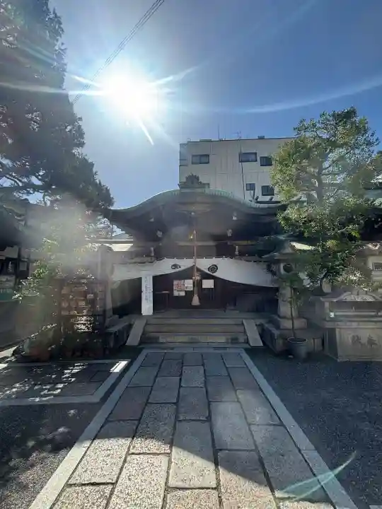 元祇園梛神社・隼神社の{uncategorized: "未分類", other: "その他", undefined: "問題あり", building: "その他建物", grave: "お墓", sacred_gate: "鳥居", guardian: "狛犬", statue: "像", buddha: "仏像", history: "歴史", nature: "自然", garden: "庭園", animal: "動物", pagoda: "塔", temizu: "手水舎", mountain_gate: "山門・神門", sanctuary: "本殿・本堂", subordinate: "末社・摂社", art: "芸術", scenery: "景色", jizo: "地蔵", ema: "絵馬", goshuin: "御朱印", omikuji: "おみくじ", items: "授与品その他", amulet: "お守り", goshuincho: "御朱印帳", eats: "食事", festival: "お祭り", votive_dance: "神楽", shichigosan: "七五三参", wedding: "結婚式", experience: "体験その他", initially: "初詣", around: "周辺", anti_infection: "感染症対策"}