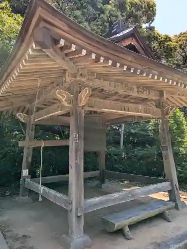 清滝寺の{uncategorized: "未分類", other: "その他", undefined: "問題あり", building: "その他建物", grave: "お墓", sacred_gate: "鳥居", guardian: "狛犬", statue: "像", buddha: "仏像", history: "歴史", nature: "自然", garden: "庭園", animal: "動物", pagoda: "塔", temizu: "手水舎", mountain_gate: "山門・神門", sanctuary: "本殿・本堂", subordinate: "末社・摂社", art: "芸術", scenery: "景色", jizo: "地蔵", ema: "絵馬", goshuin: "御朱印", omikuji: "おみくじ", items: "授与品その他", amulet: "お守り", goshuincho: "御朱印帳", eats: "食事", festival: "お祭り", votive_dance: "神楽", shichigosan: "七五三参", wedding: "結婚式", experience: "体験その他", initially: "初詣", around: "周辺", anti_infection: "感染症対策"}